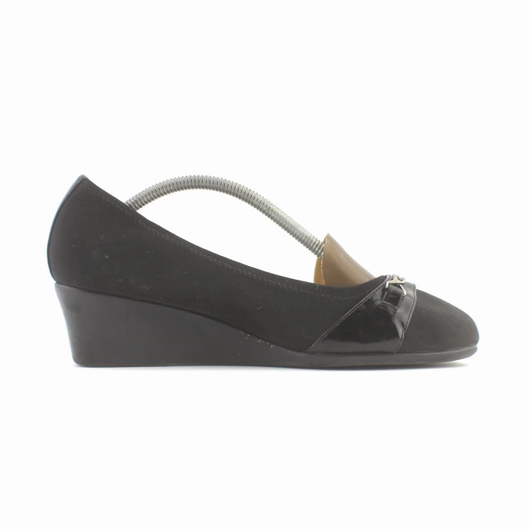 I Make My Husband Wear Heels ABELLA  .