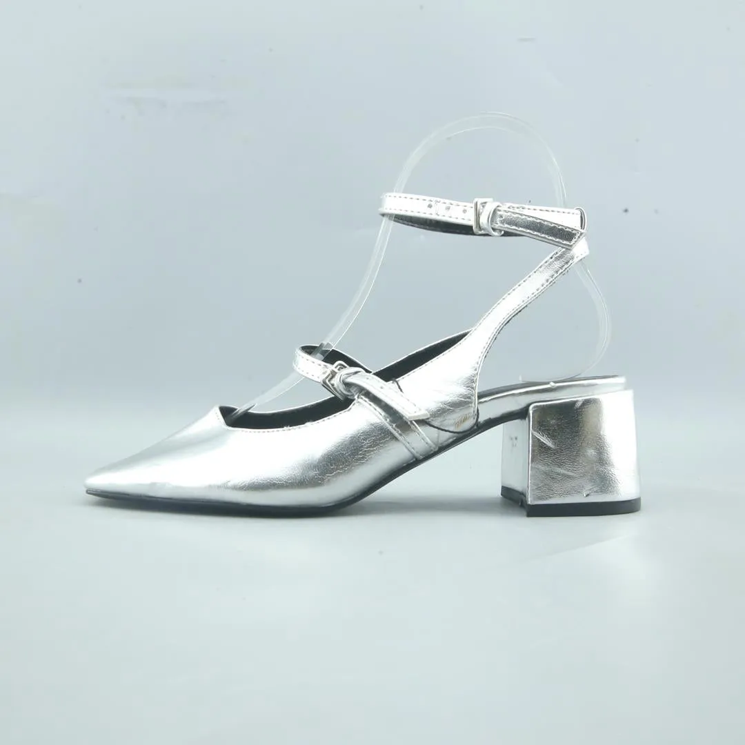 PULL & BEAR COLLECTION High Heel Shoe Advertisements