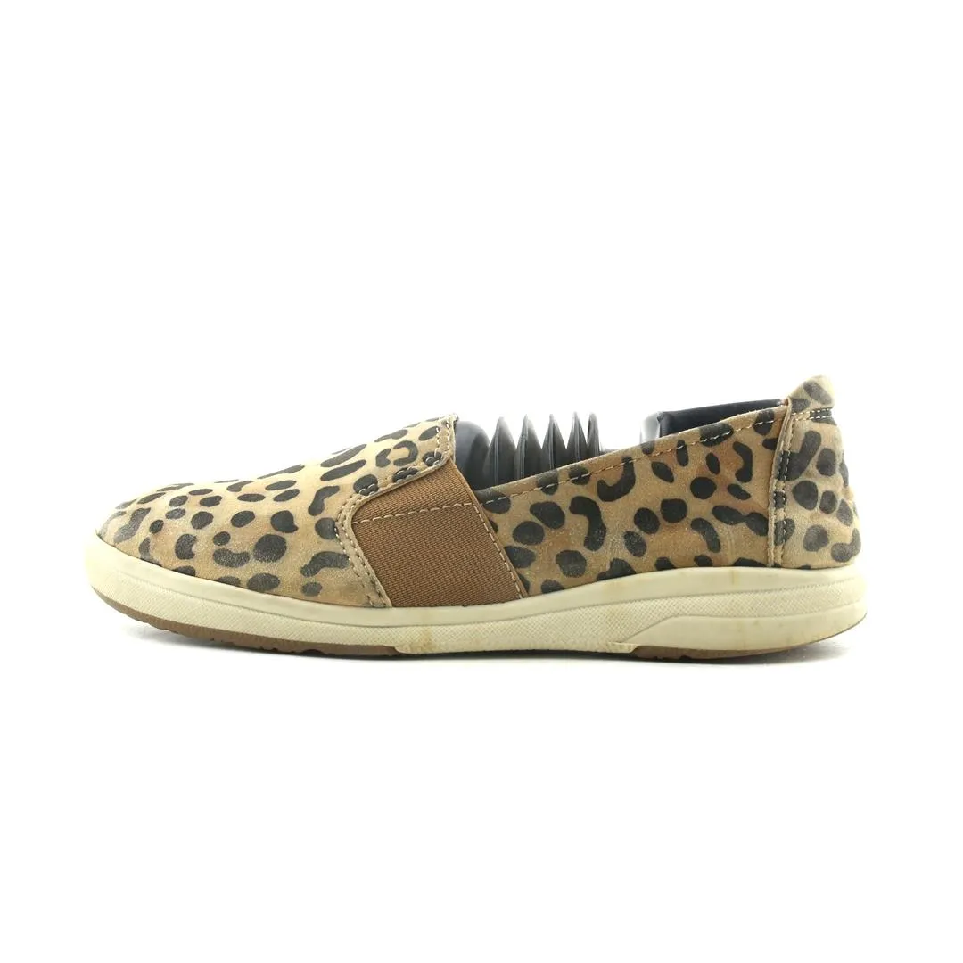 EARTH ORIGINS . Comfortable Slip On Sneakers For Walking