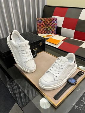 United Healthcare And Silver Sneakers MSE068 LB Luxembourg Sneakers / size7-12