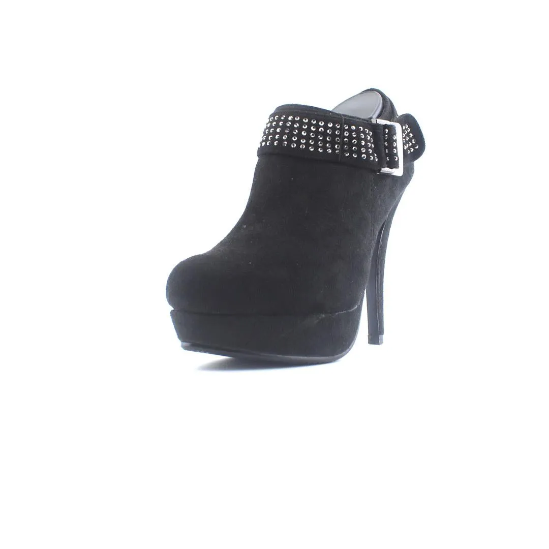 AMERICAN BRAND . Squatting In High Heels