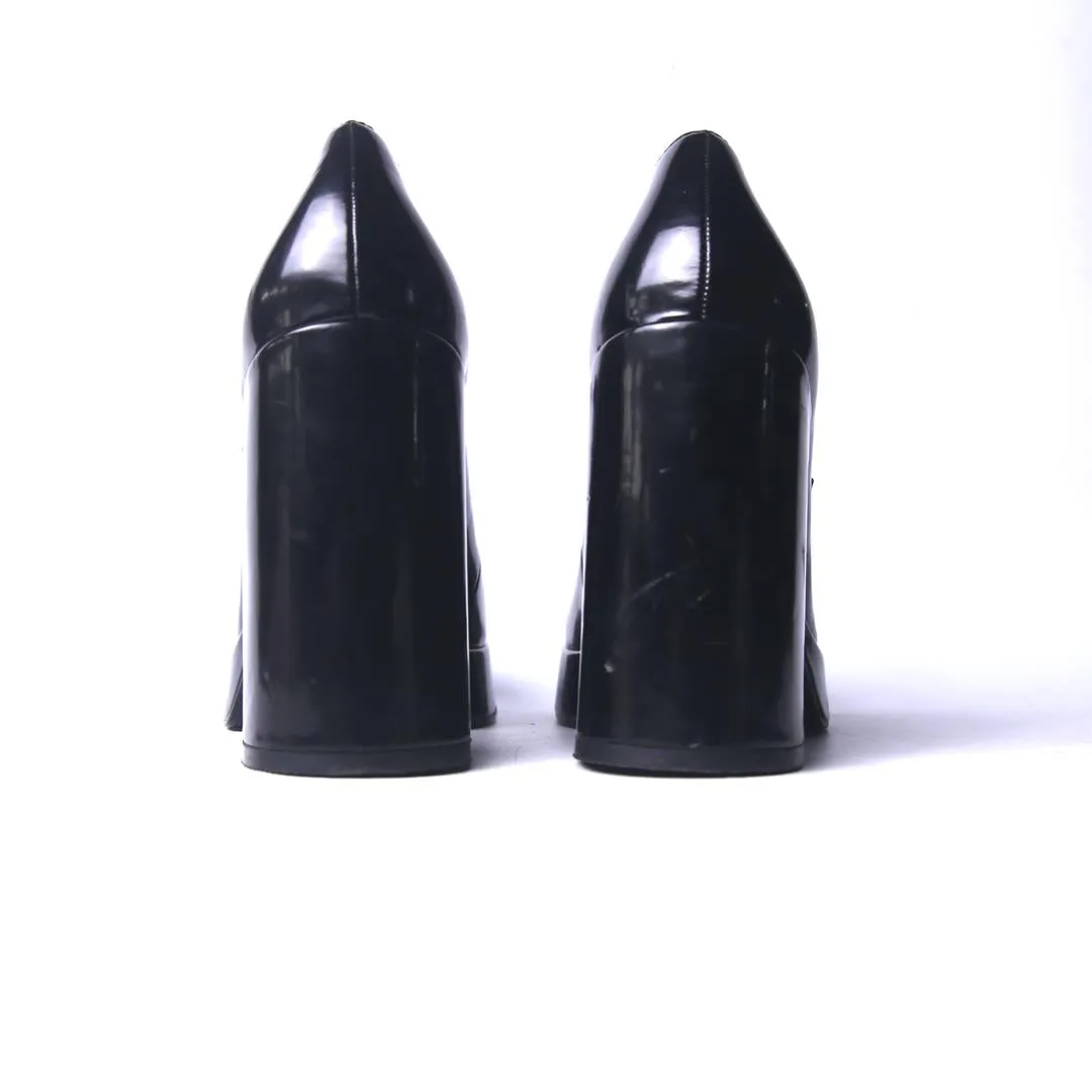 BERSHKA . Super High Heels