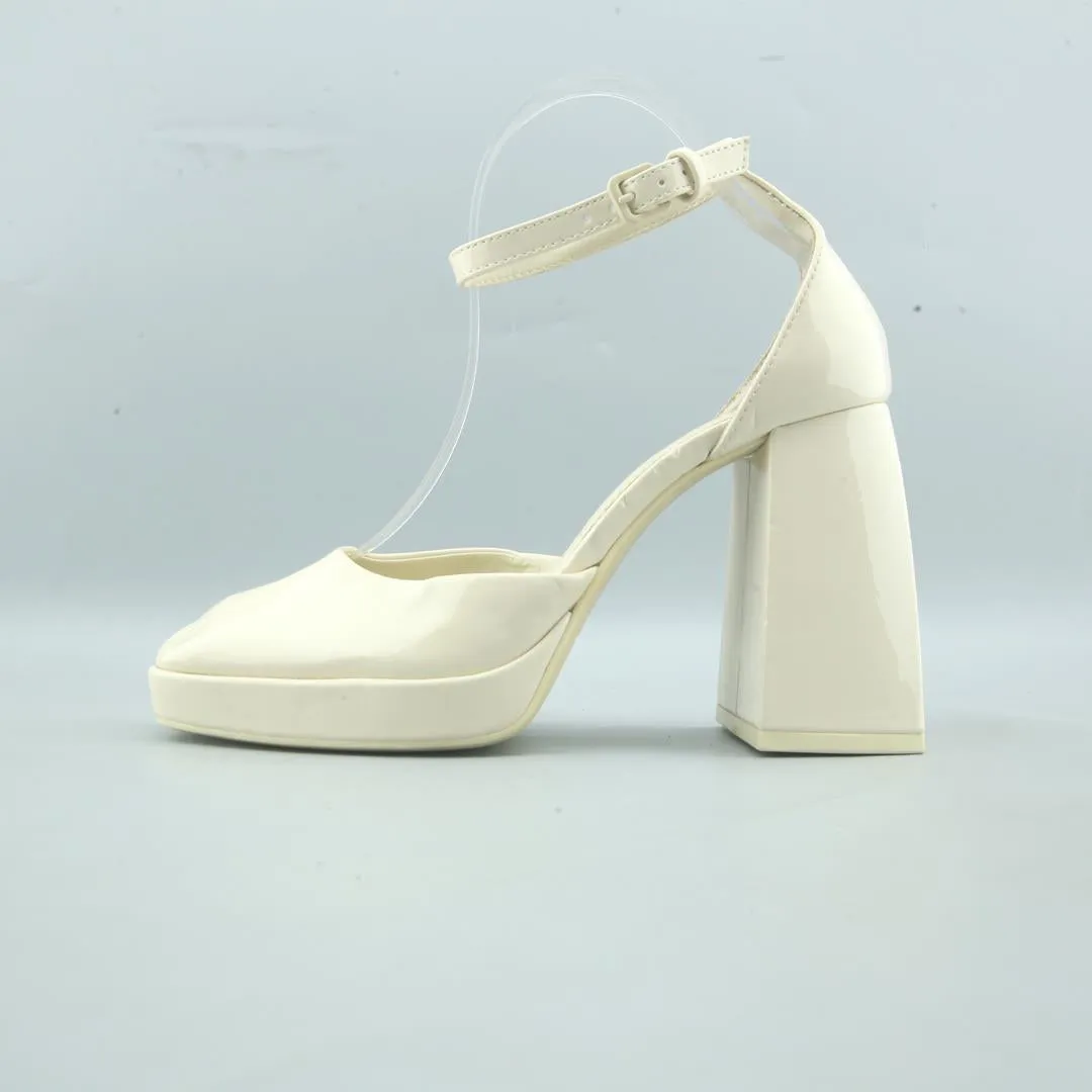 BERSHKA . High Heels Drawing Reference