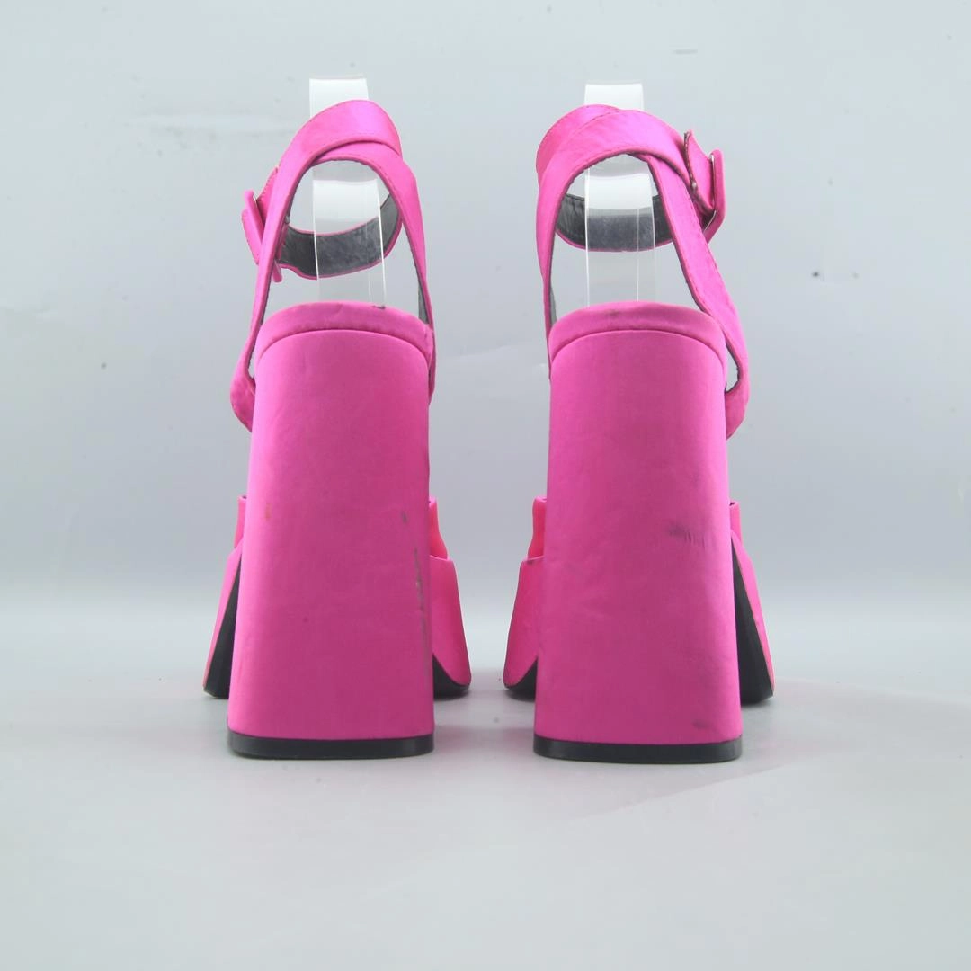 BERSHKA . High Heel Feet