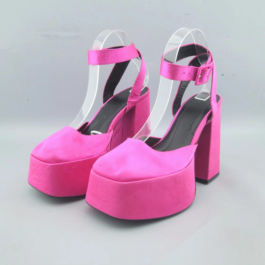 BERSHKA . Jennifer Garner Heels