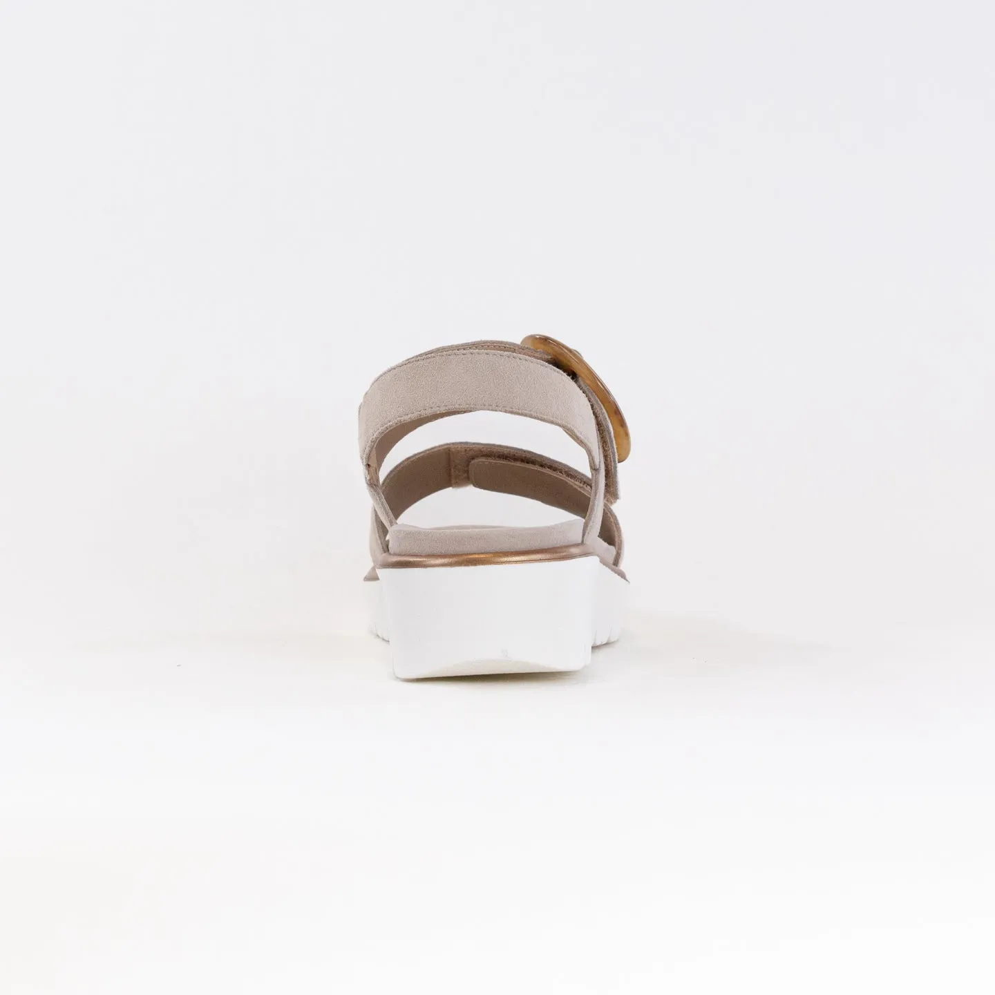 Clove Sneakers Ara Bridgeport Sandal (Women's) - Sand Kid Suede