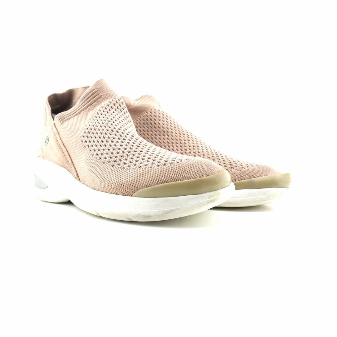BZEES ROMANCE ENGINEERED KNIT Best Slip On Shoes For Seniors