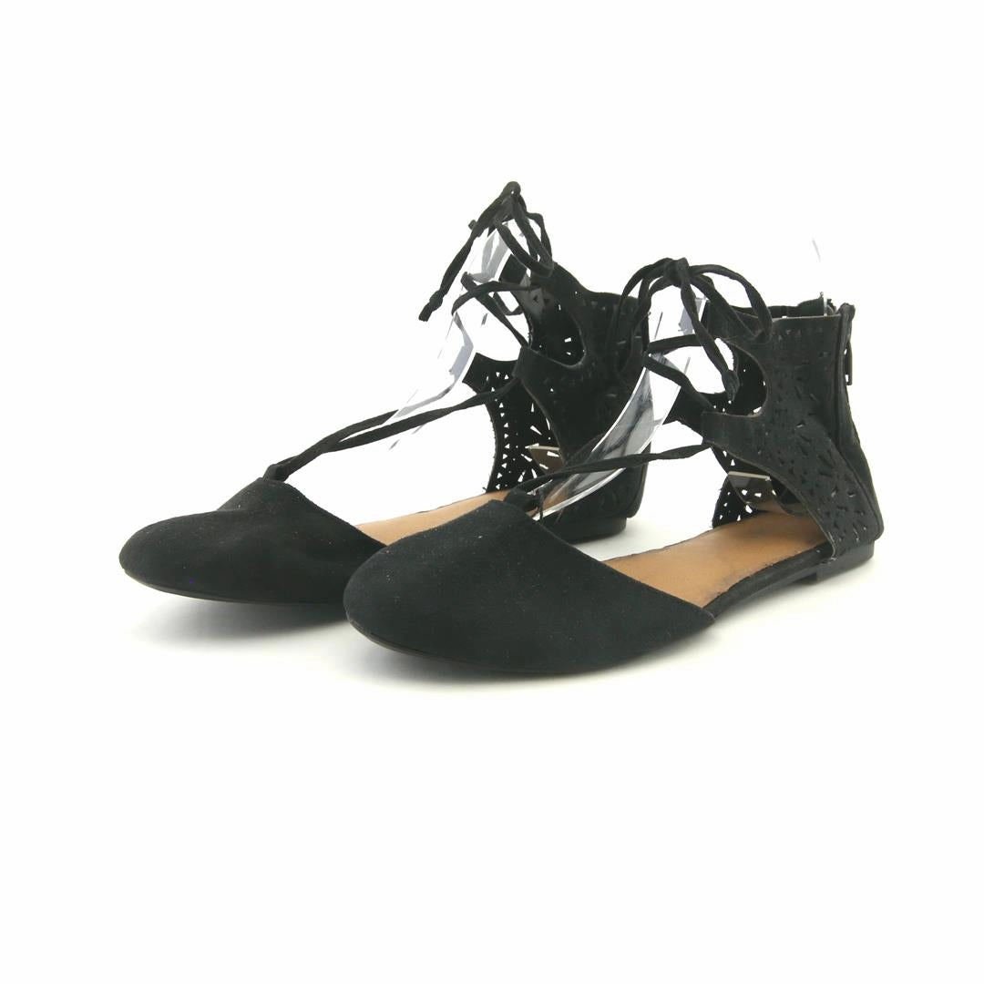 CAT AND JACK . Best Stylish Shoes For Flat Feet