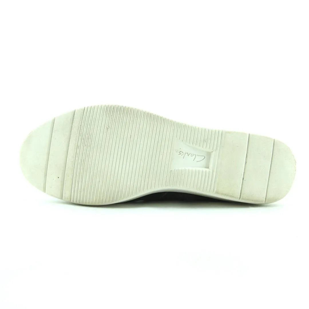 CLARKS COLLECTION High Heel Lace Socks