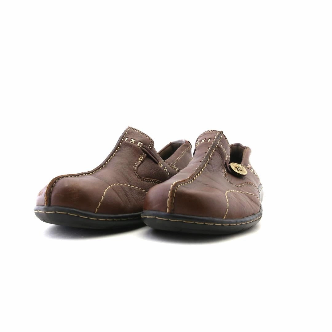 Trending Slip On Shoes CLARKS BENDABLES