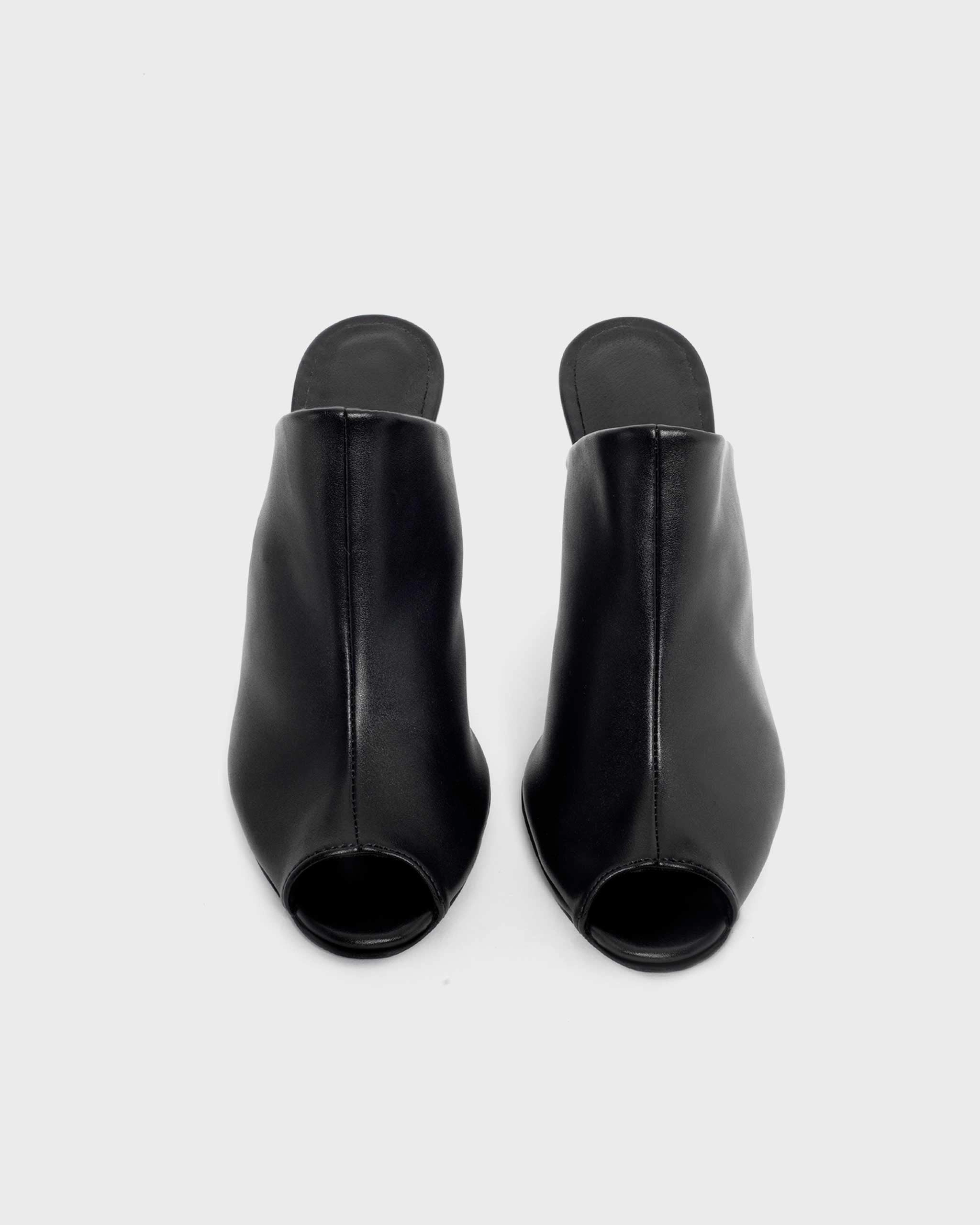 Urban Chic Black Nopal cactus leather sandals Summertime Flip Flops