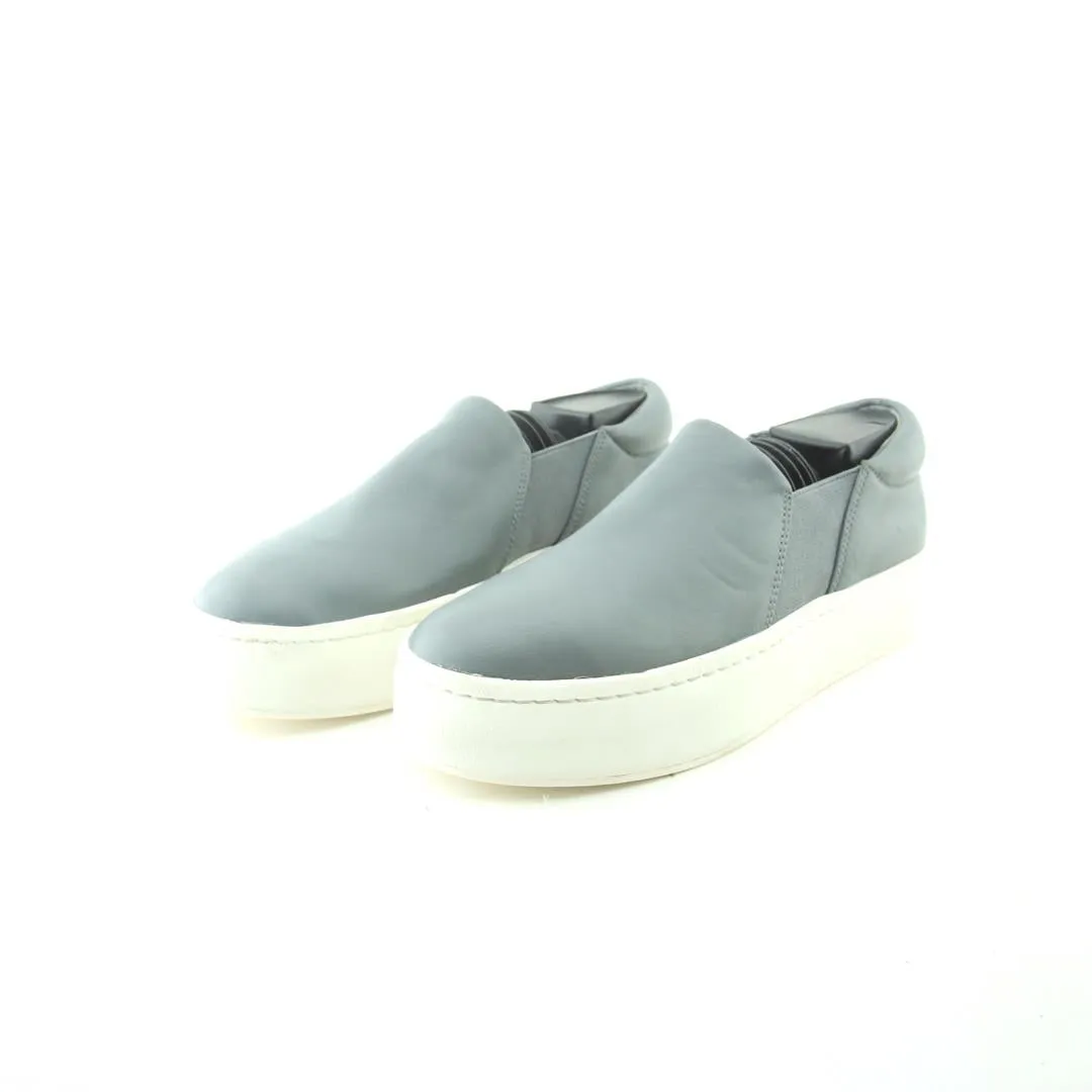 VINCE. WARREN Popular Slip On Sneakers