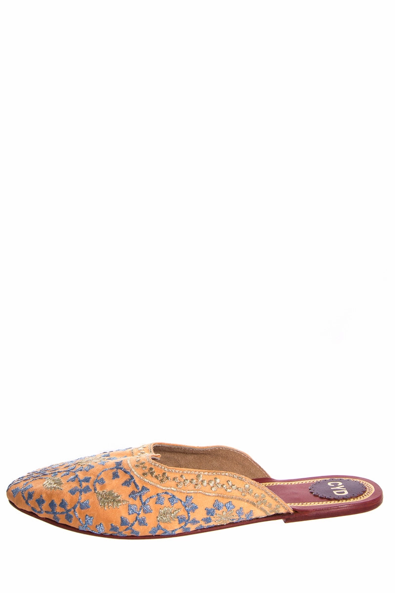 Penny Loafers Styling Cydney Mandel Peach Embroidered Loafers SZ 6