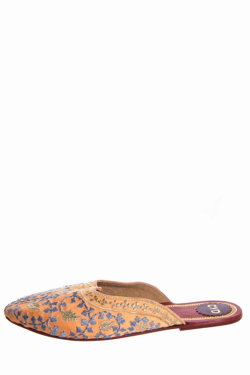 Cydney Mandel Peach Embroidered Loafers SZ 6 Loafers Leather Slip On