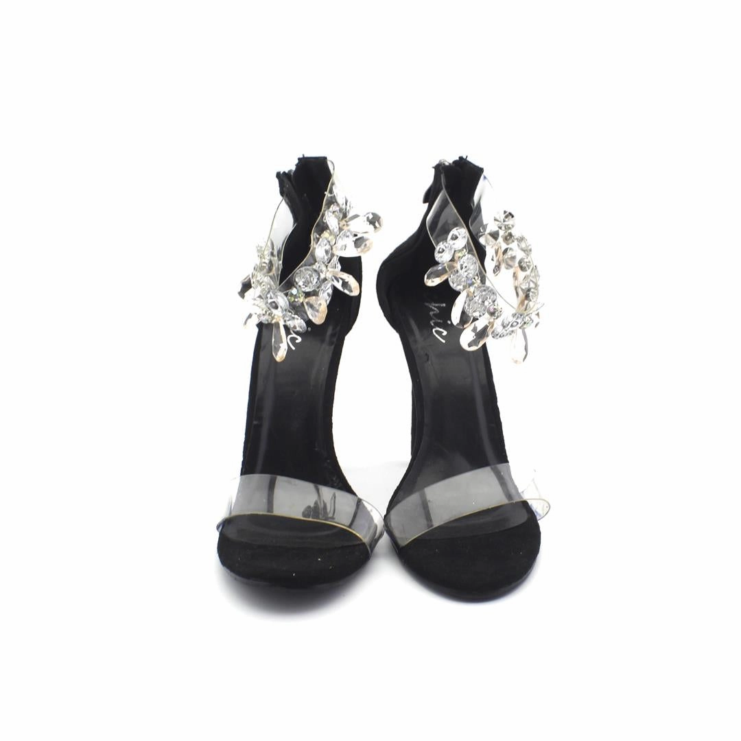 CHIC . High Heel Trampling