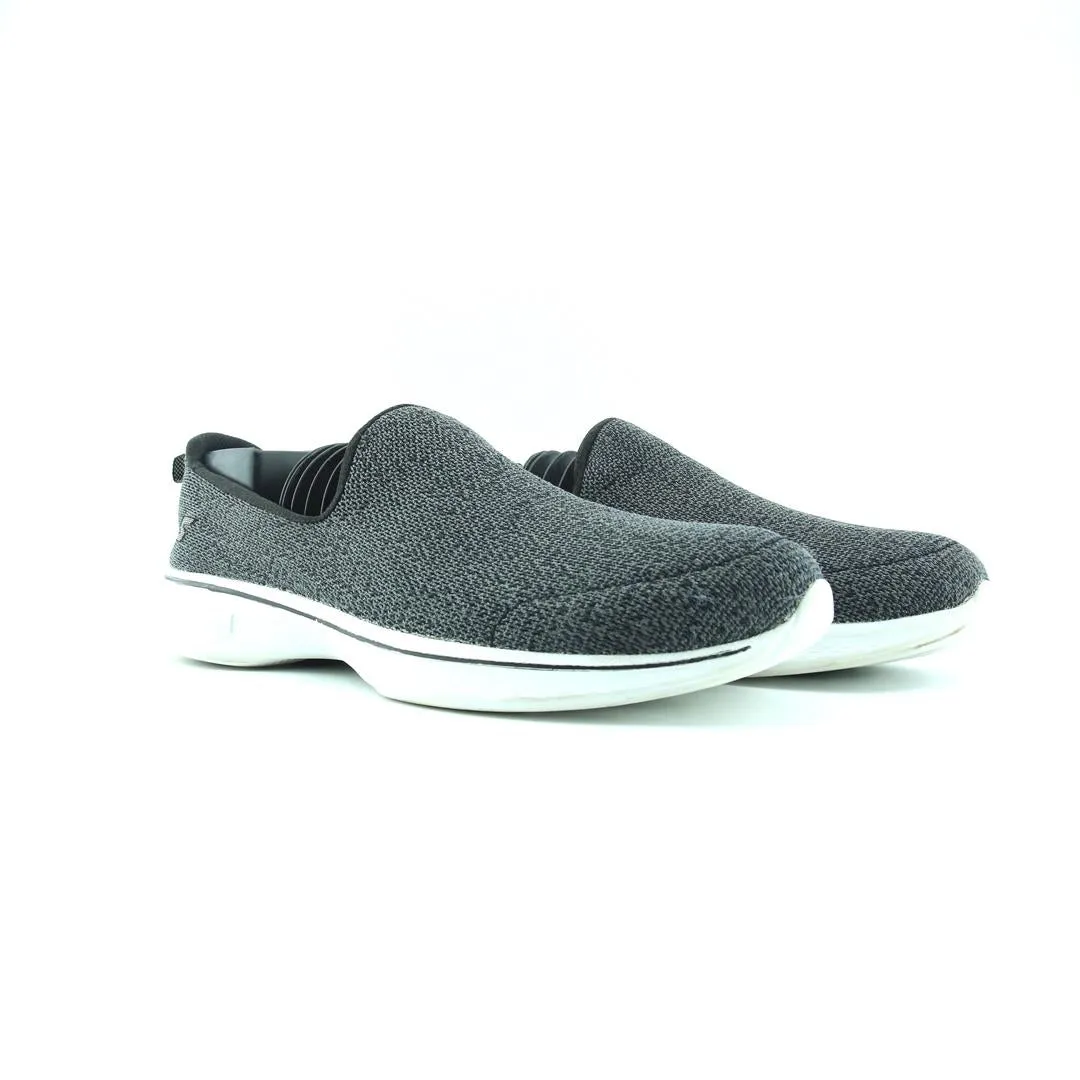 Slip On Sneakers Trend SKECHERS GOWALK