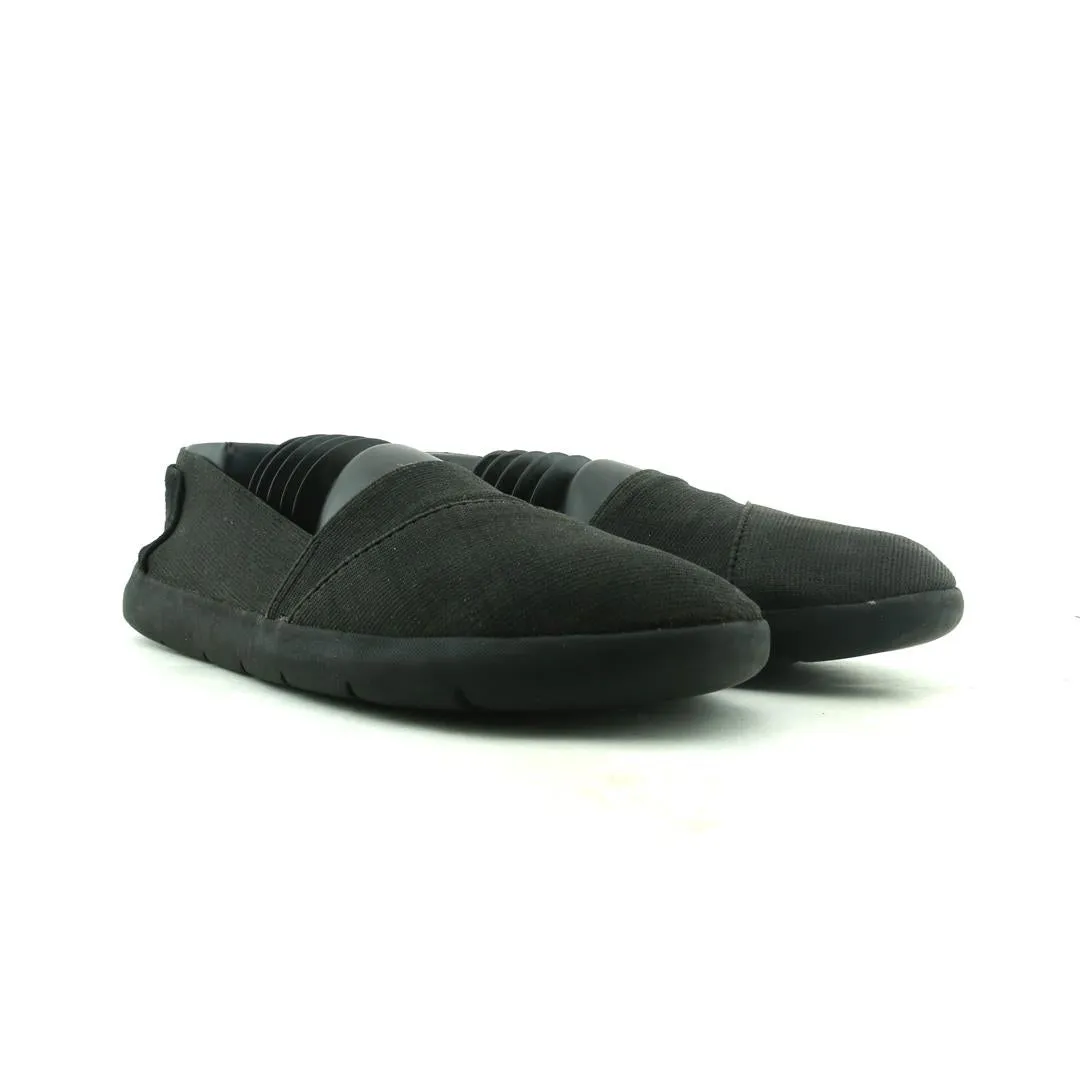 Flex Mcallen Slip On BARE TRAPS IMANI