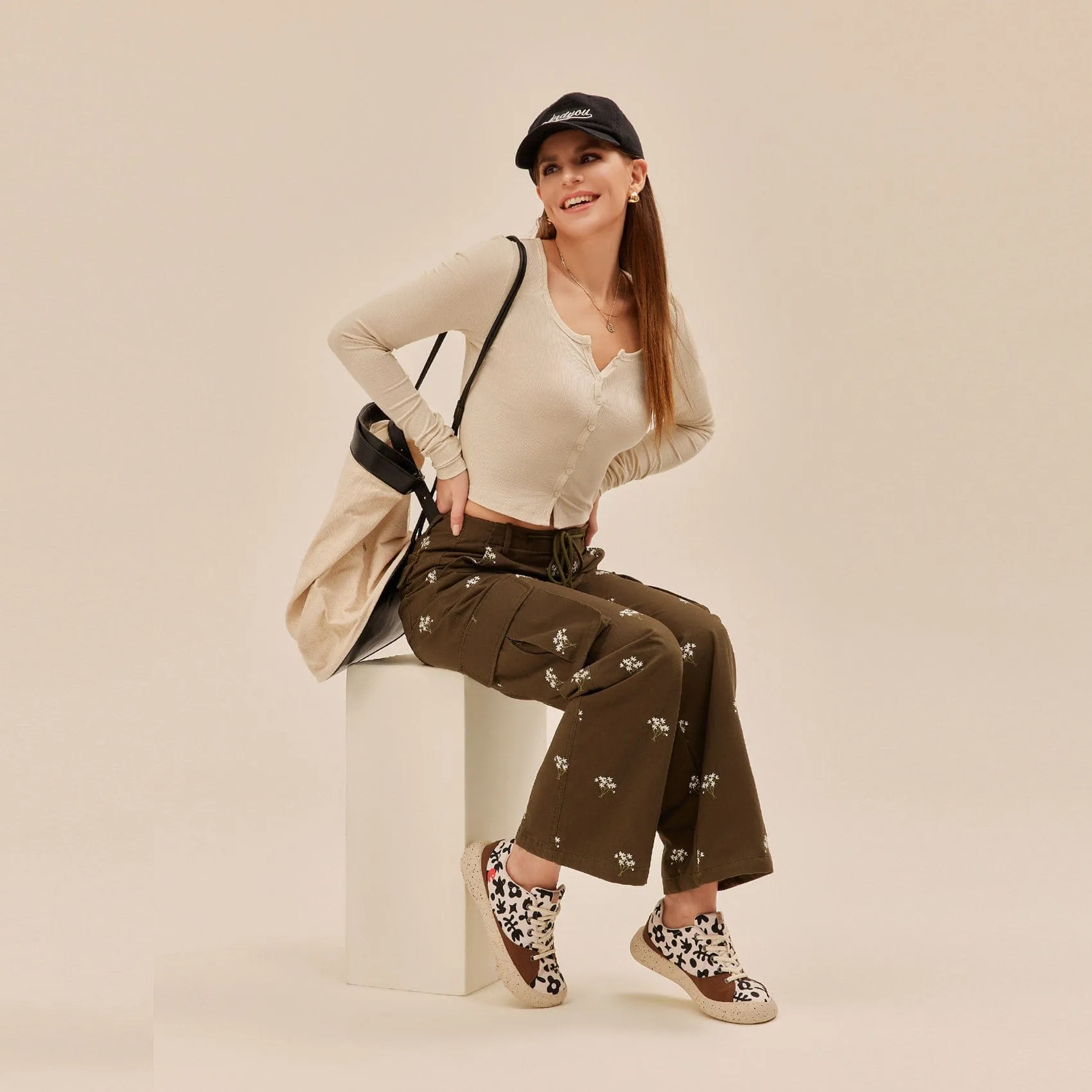 Personalized Sneakers Swaying Flowers Denia I Women