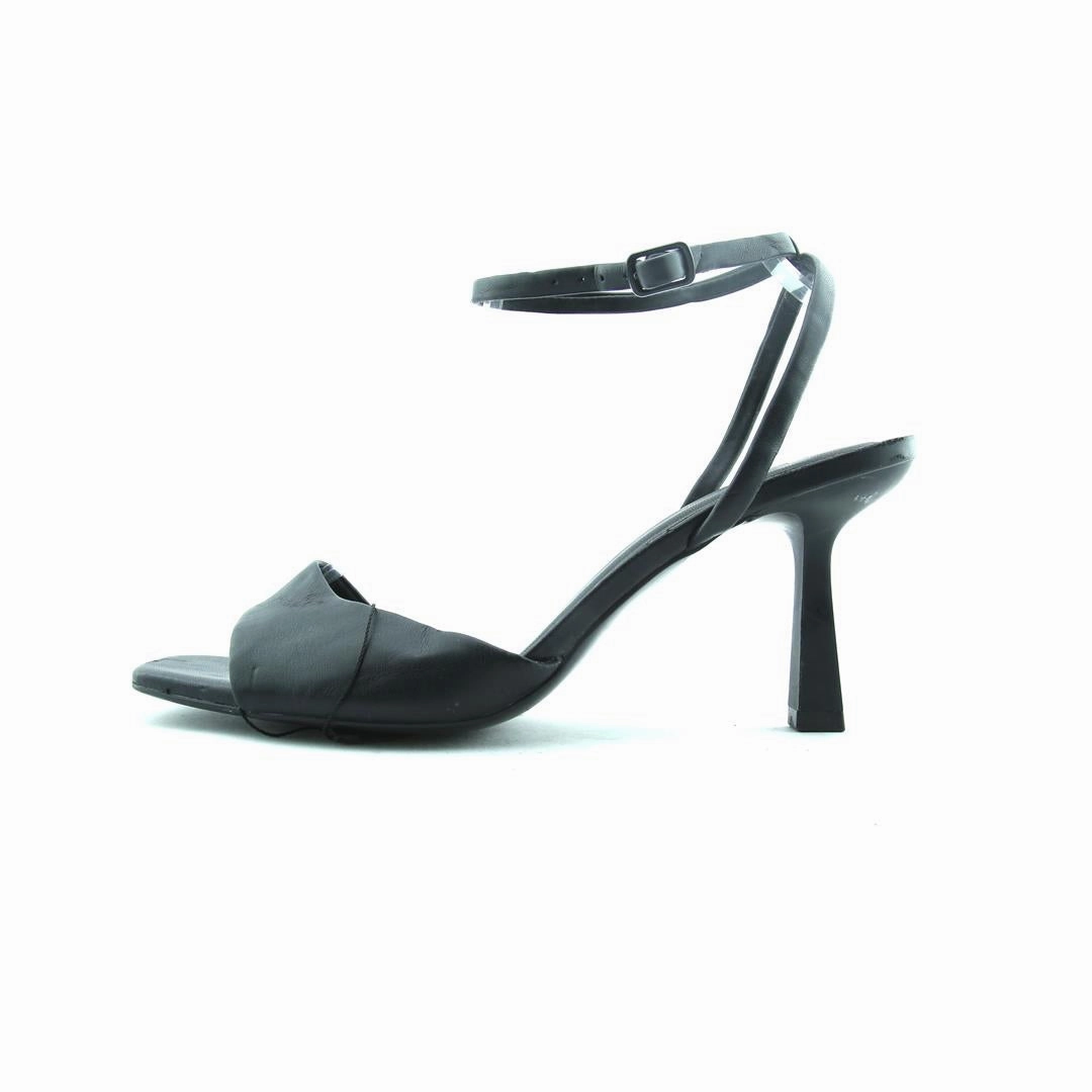 STRADIVARIUS . High Heel Flippers