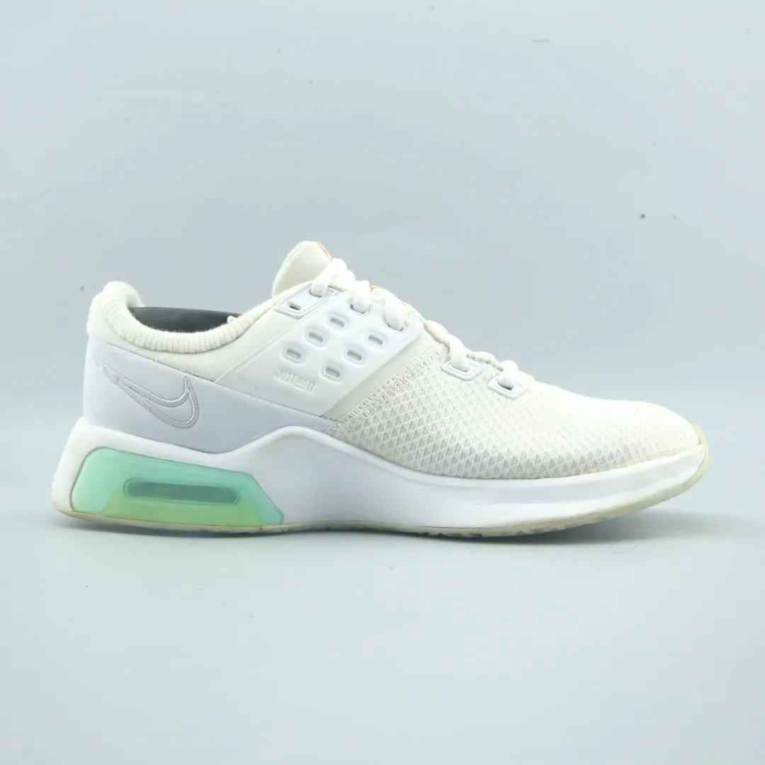 Plantar Fasciitis And Running Shoes NIKE  AIR MAX BELLA TR 4