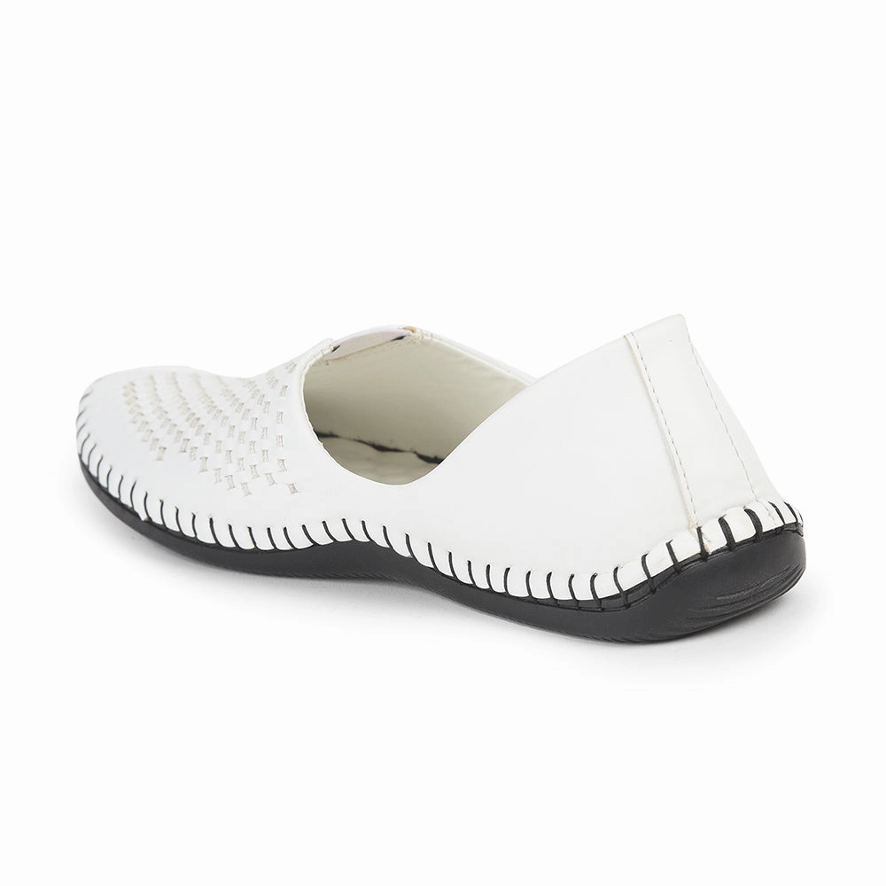 Emme Parsons Danielle Loafers Fortune White Casual Mojari Loafers Shoes For Men AVN-40 By Liberty