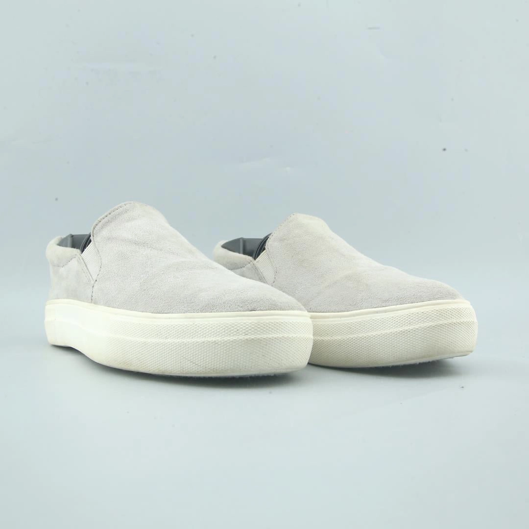 Mesh Slip Ons SODA  .