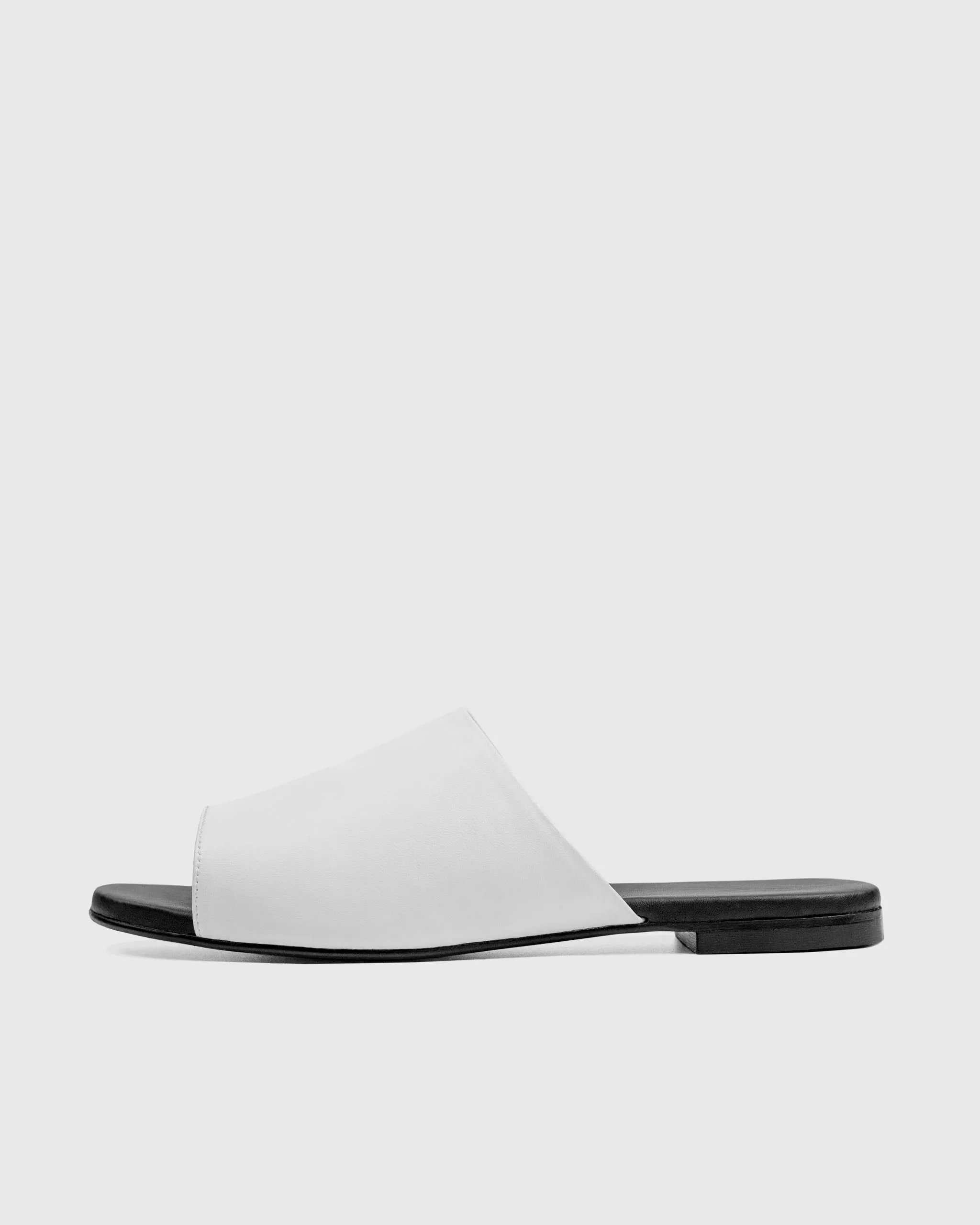 Pool Slip On Shoes Ritzy Slides White made of grapes leather
