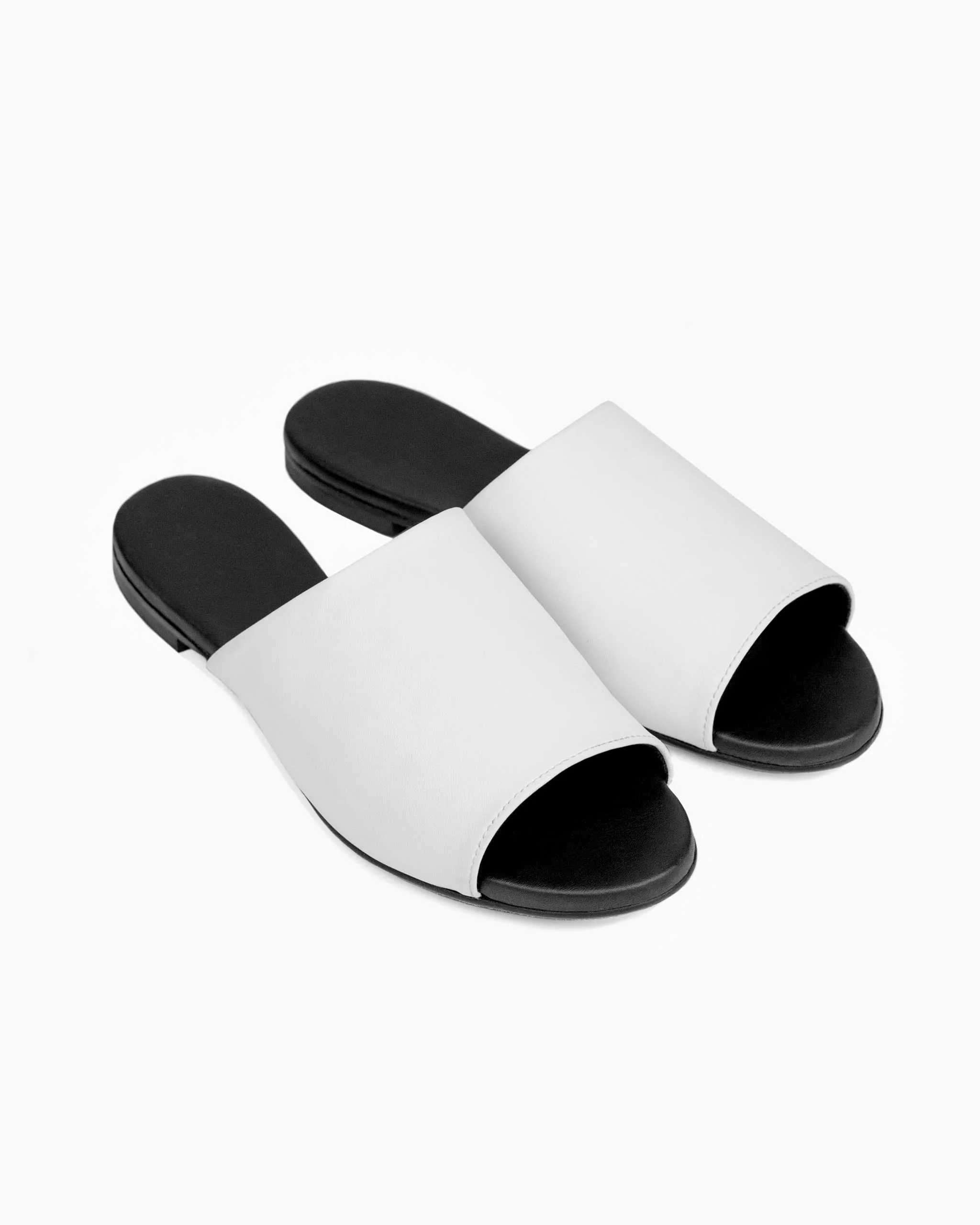 Ritzy Slides White made of grapes leather Slip On Mules