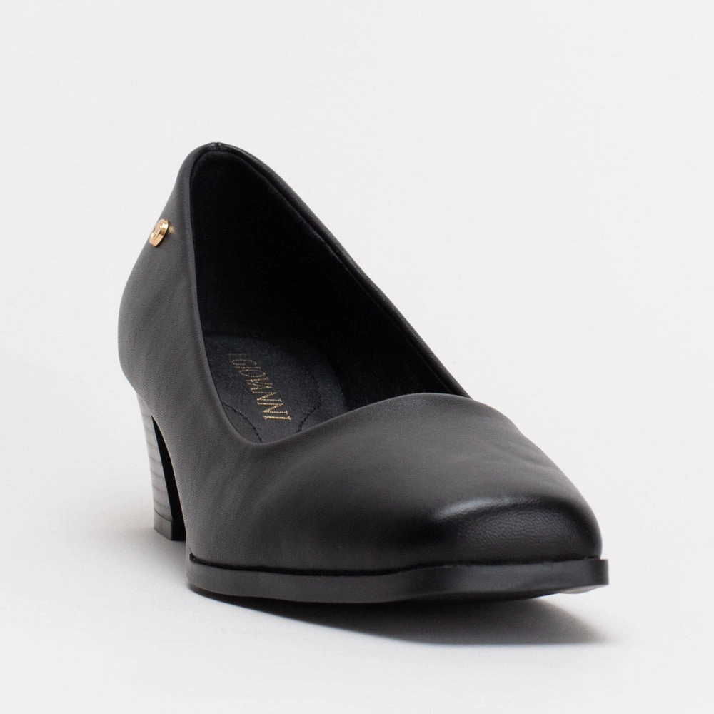 Giovanni Ladies Crown Heel Shoes With A Flat Sole