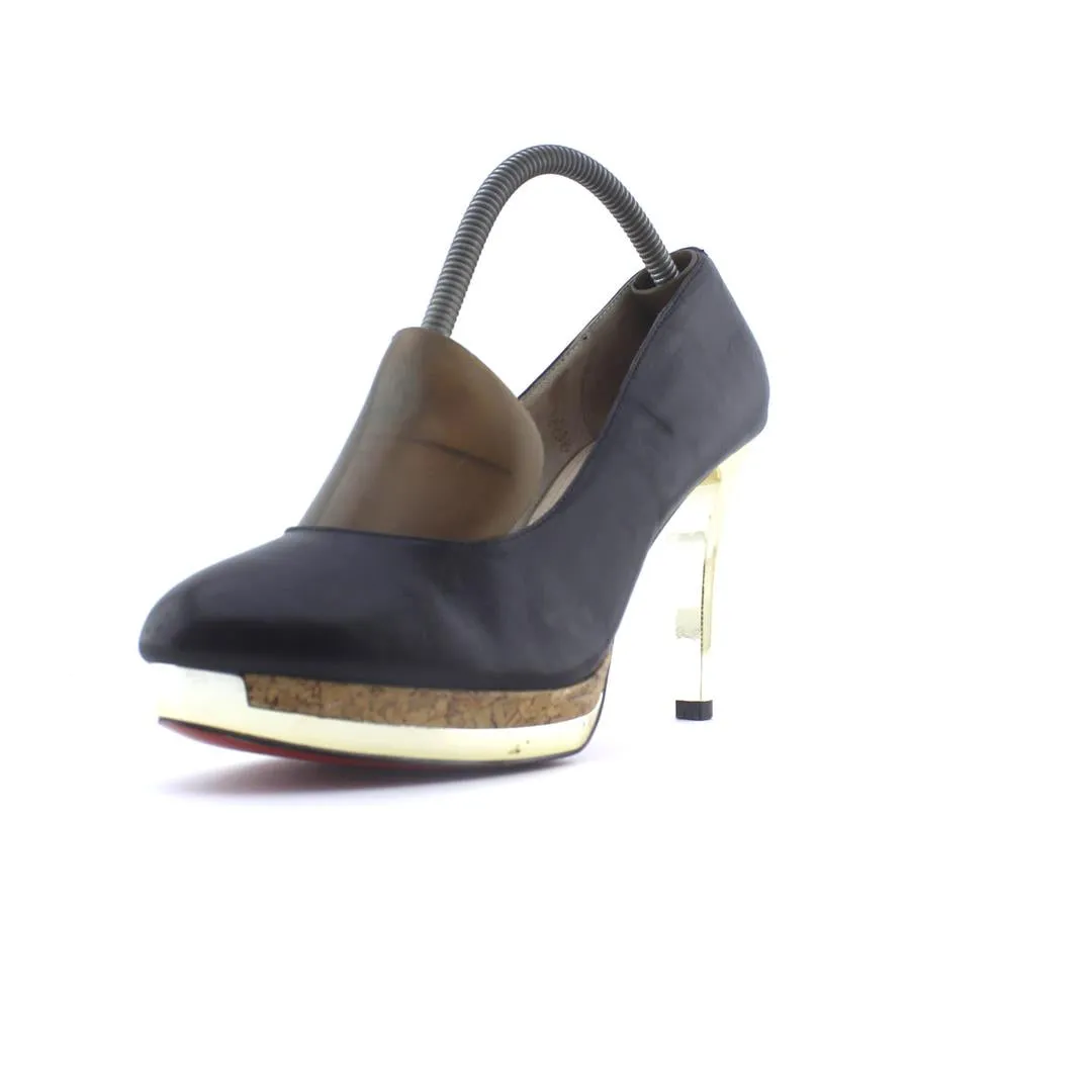 Porn Pics High Heels DAPHNE '