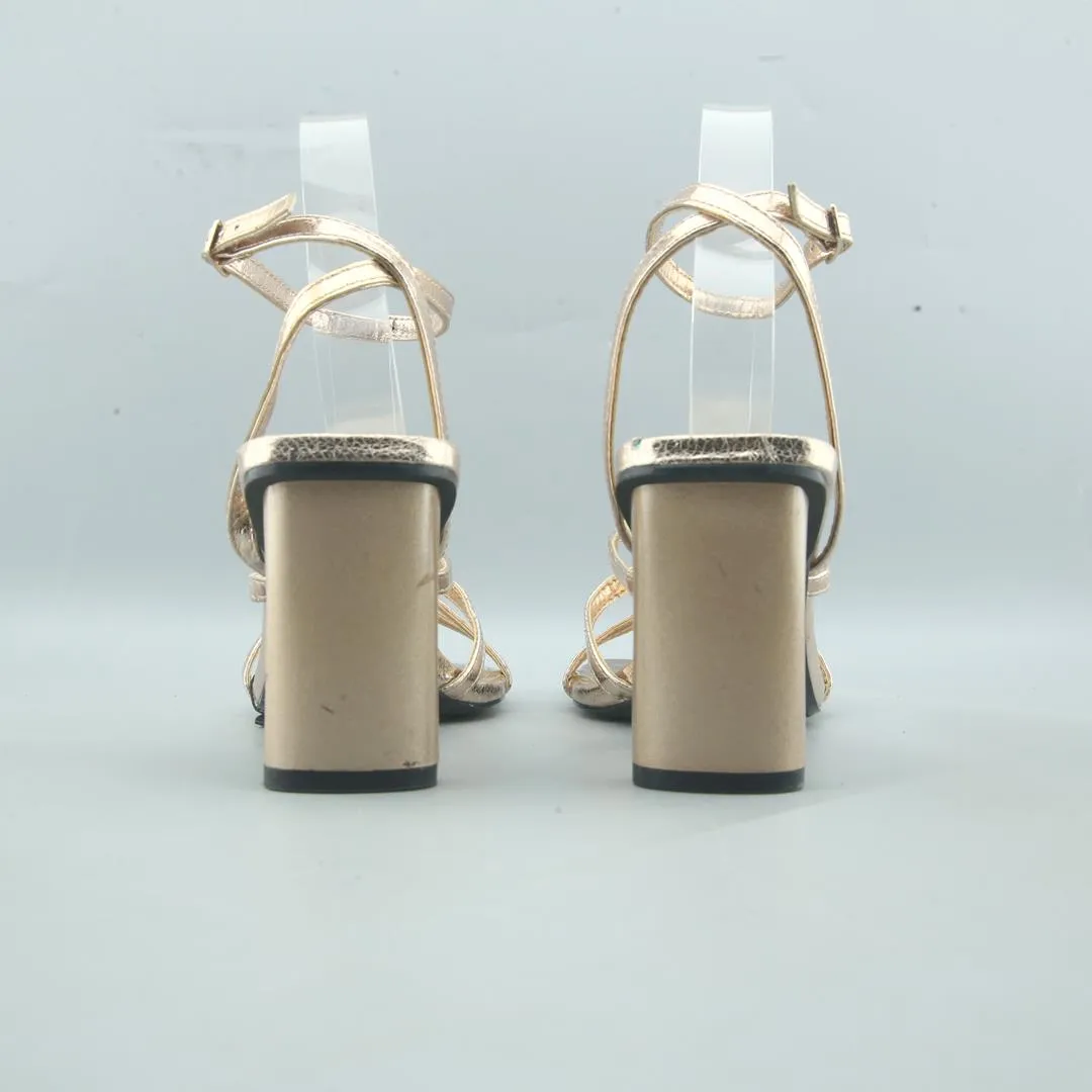 High Heel Sketches BERSHKA .