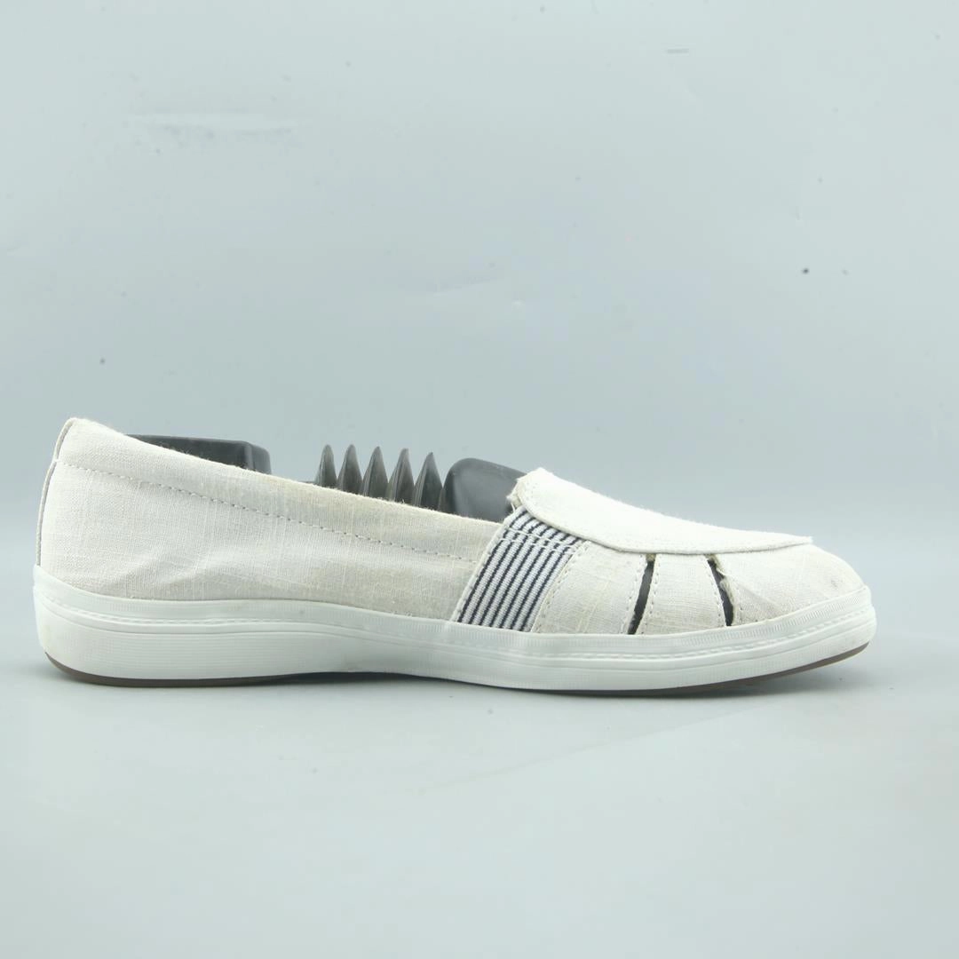 GRASSHOPPER  ORTHOLITE White Slip On Heels