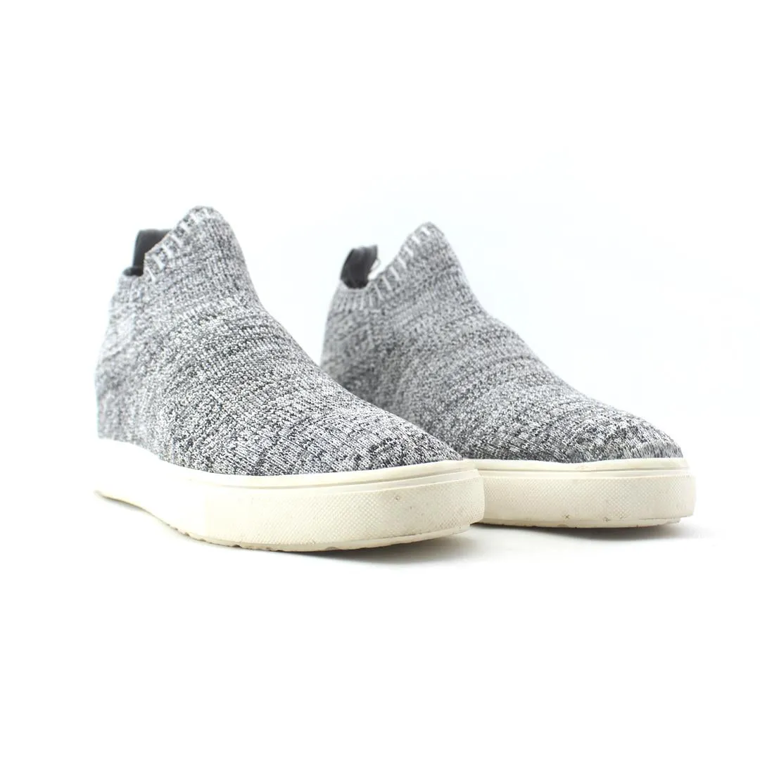 MOSSIMO SUPPLY CO . Skate Slip Ons