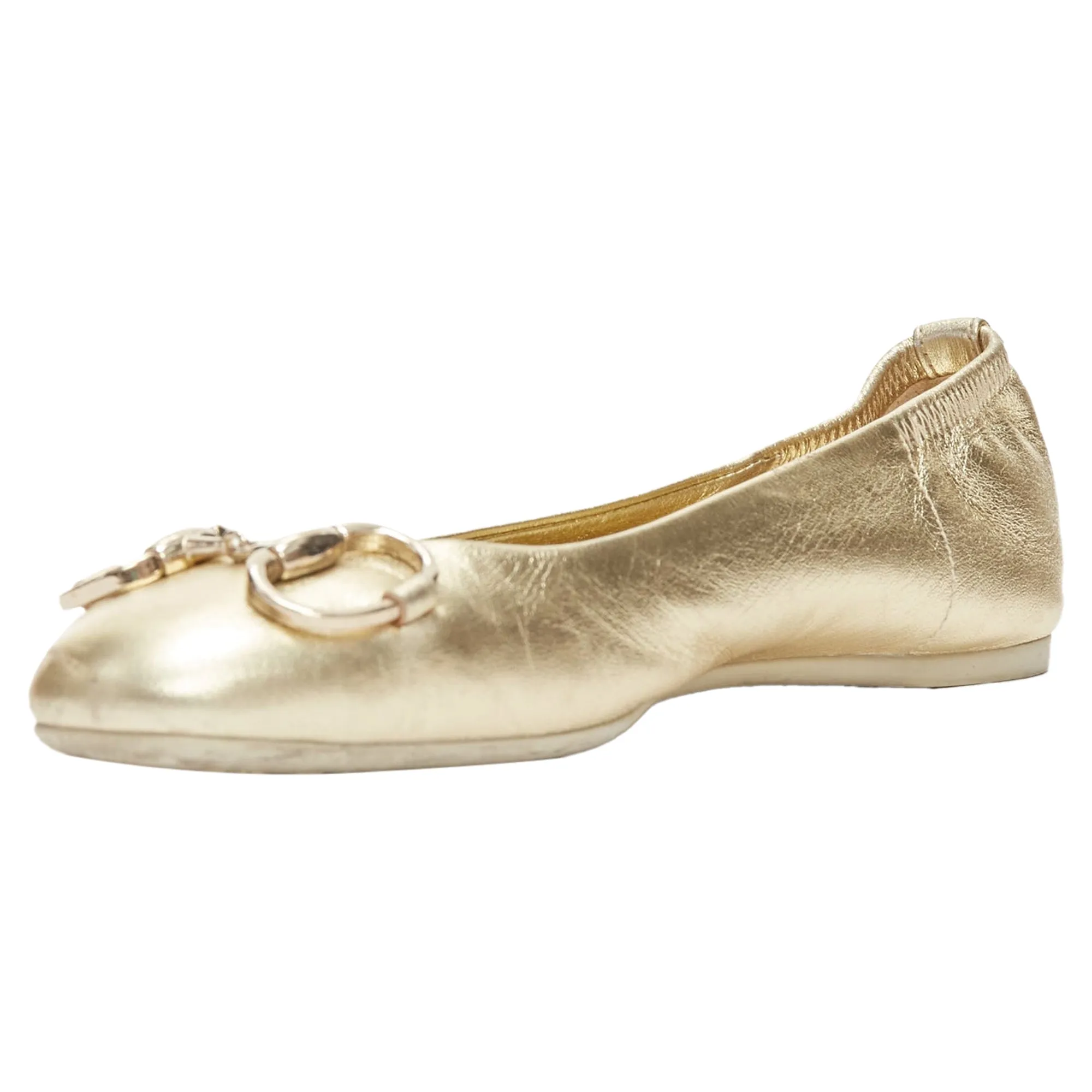 Outfits To Wear With Flat Shoes Gucci metallic Horsebbuckle round toe ballerina flats