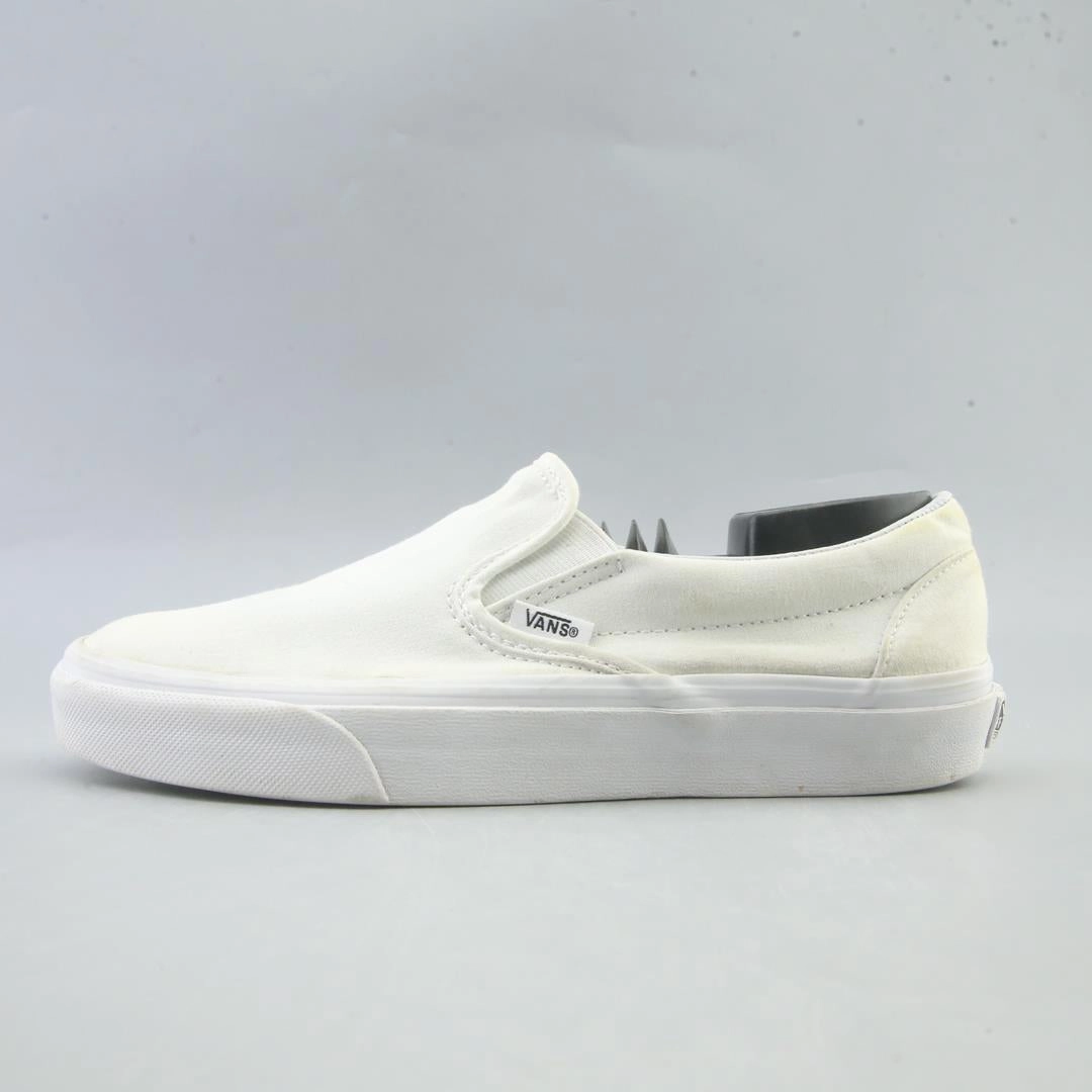 VANS CLASSIC Closed Toe Slip On