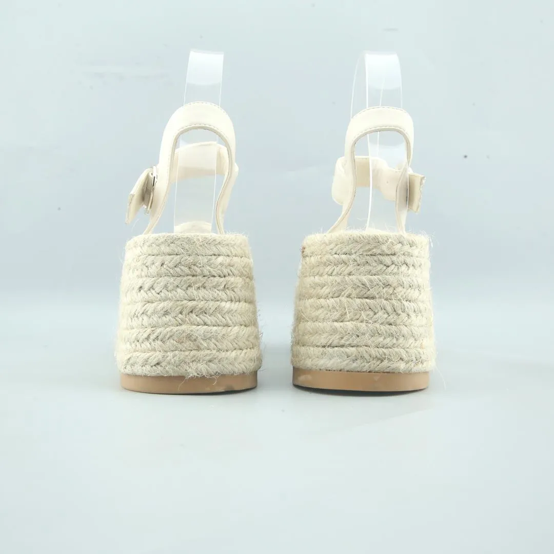 STRADIVARIUS . High Heel Shoe Rack