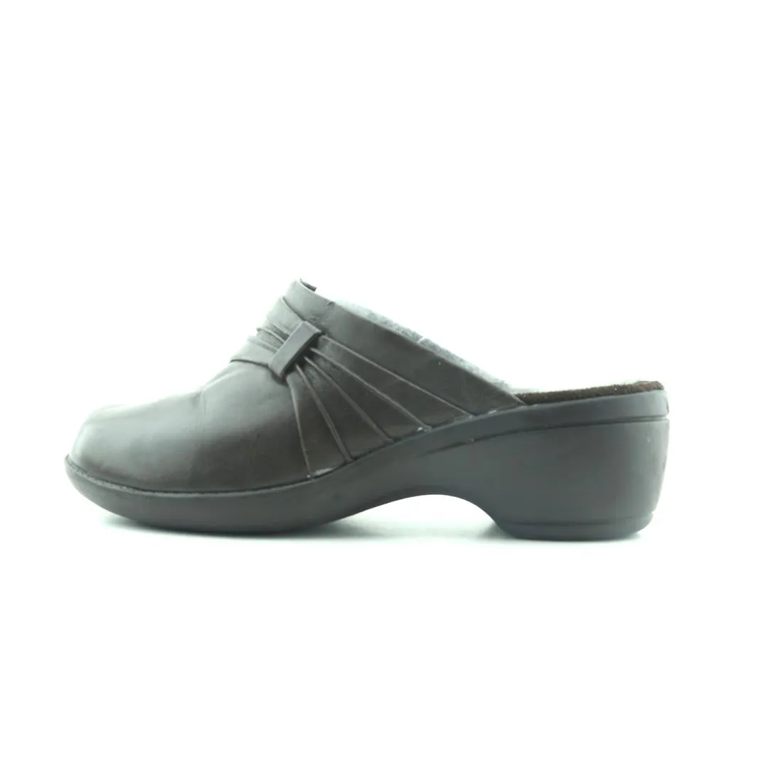 Shiny High Heels CROFT & BARROW CHARITY