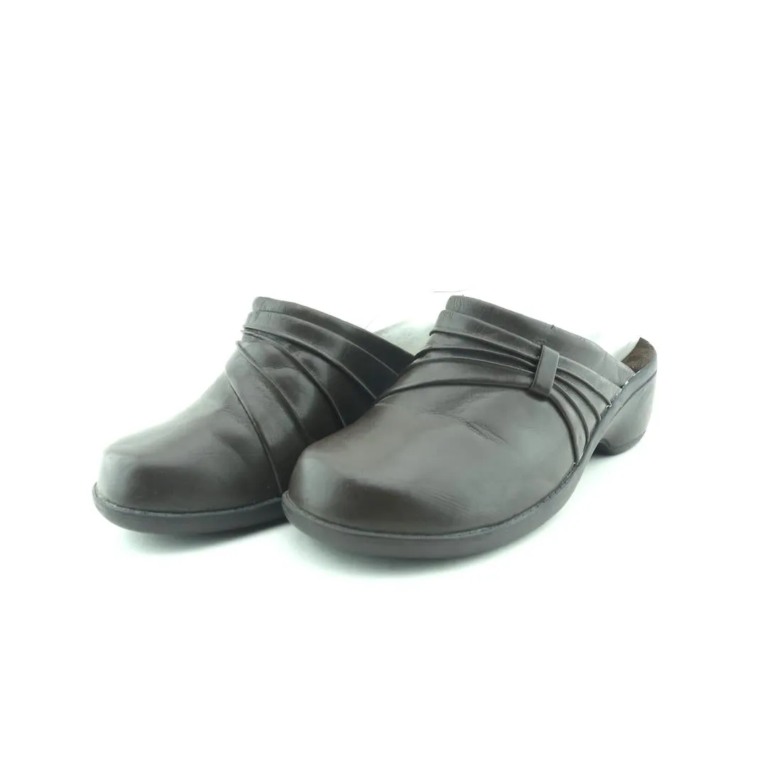 High Heels And Flats CROFT & BARROW CHARITY