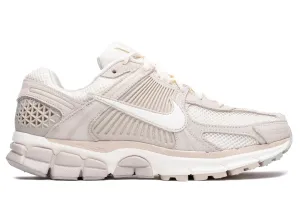 Nike Zoom Vomero 5 Nike Full Force Low Shoes