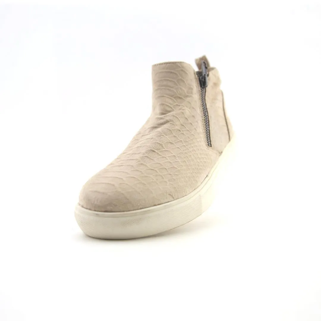 COCONUTS . Soft 7 Slip On Sneaker