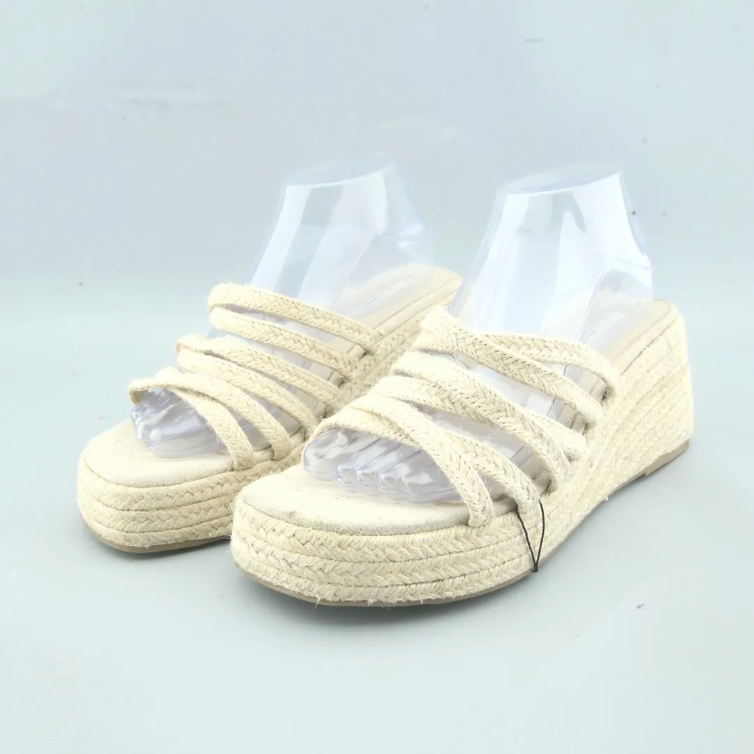 High Boots With Low Heel LEFTIES CU A YUTE TIRAS