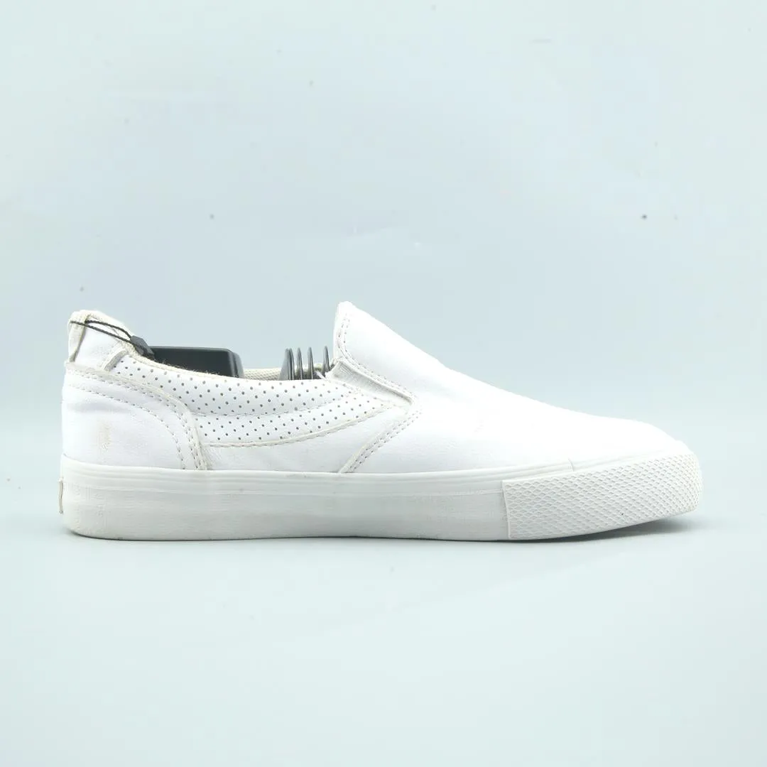 LEVI'S NAYA CT CVS Slip On Sneakers Wide