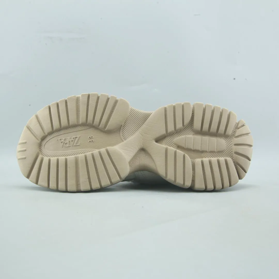 ZARA. FAUX FUR Trail Runner Vs Shoe