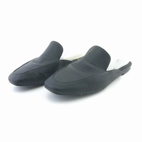 LULUS . Babydoll Flat Shoes