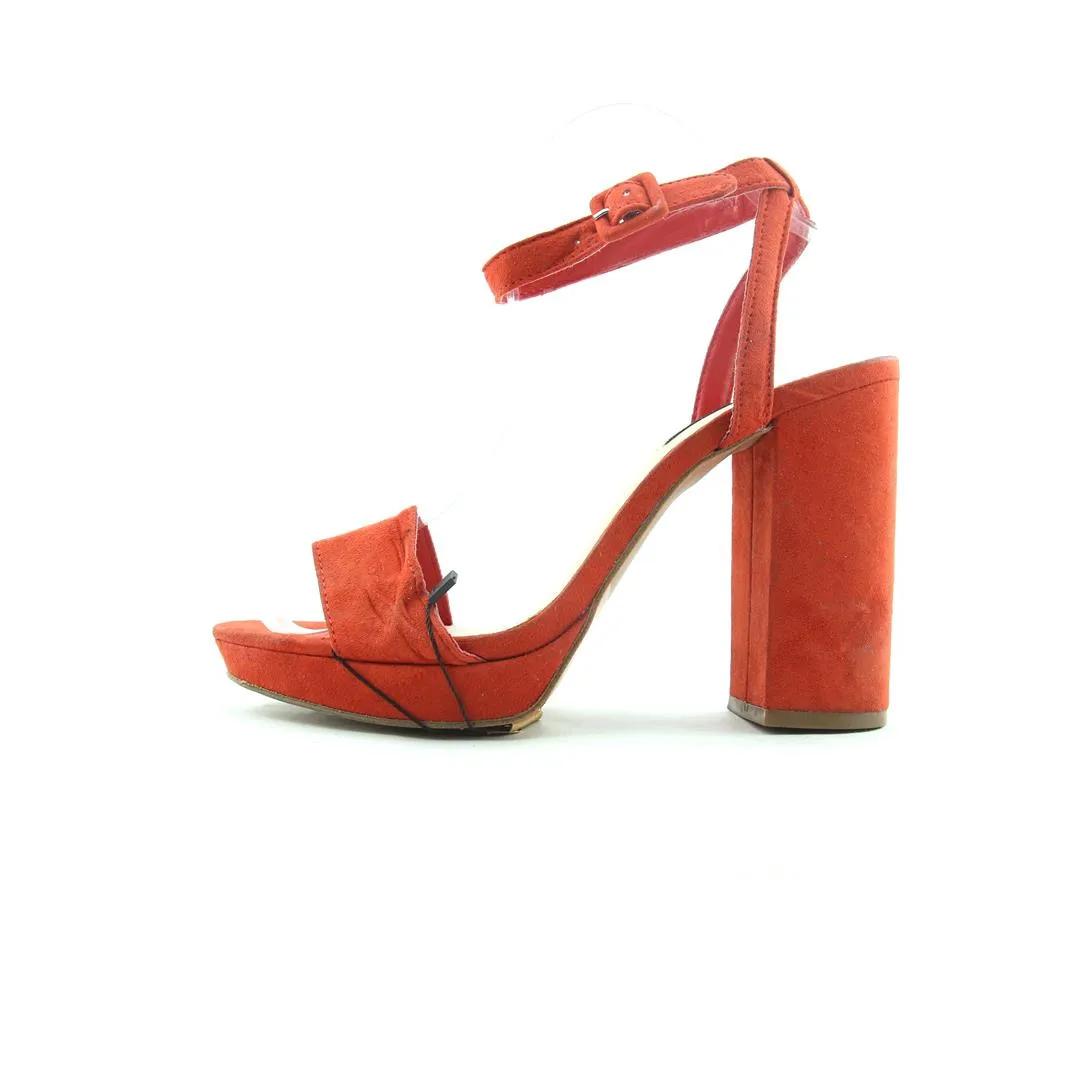 PULL & BEAR . High Heels High End