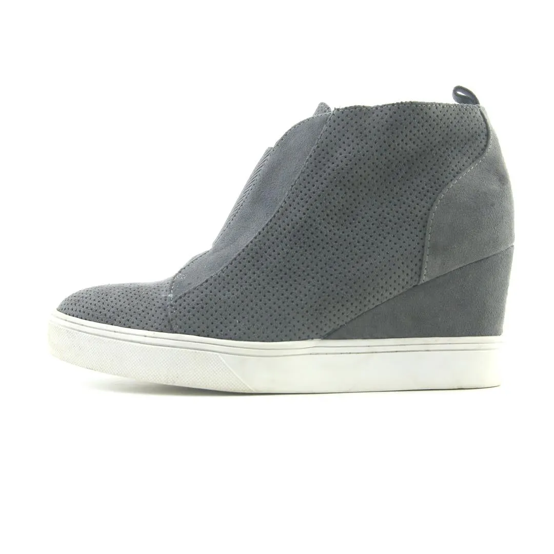 MIA . Clogs With High Heels