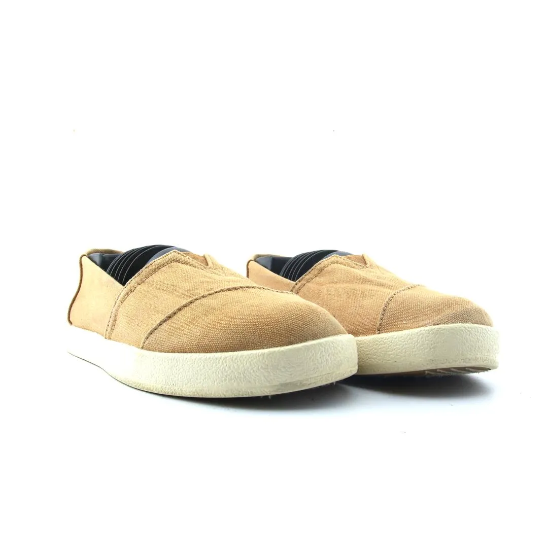 TOMS MEMORY FOAM Slip On Climbing Shoes