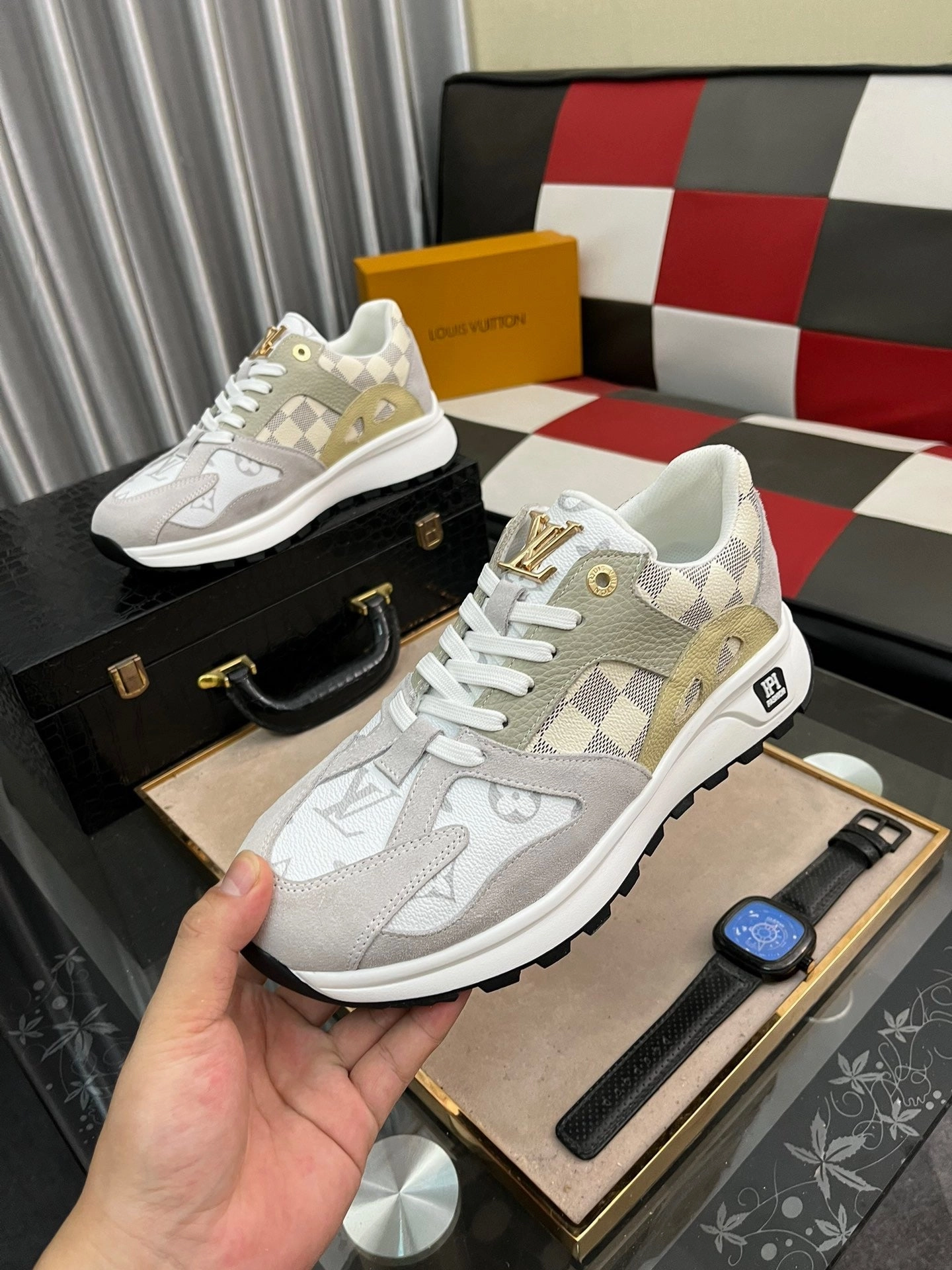 MSE082 LV Men's Sneakers / Size5-11 Tory Burch Sneakers