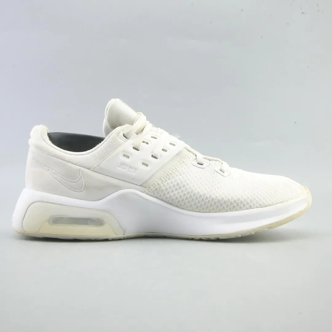 NIKE AIR MAX BELLA TR 4 Nike Smiley Face Shoes