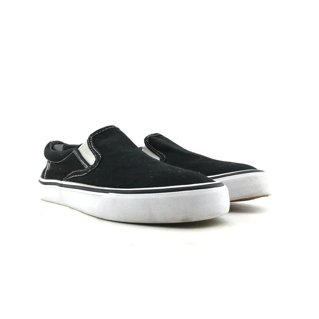NO BOUNDARIES . Slip Resistant Slip-on Shoes